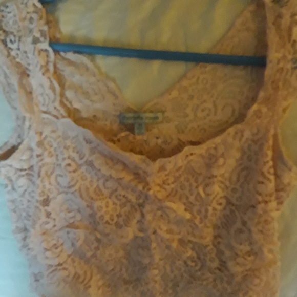 Sold10$ for all!! Lot of 4 size med cute crop tops - Picture 3 of 4